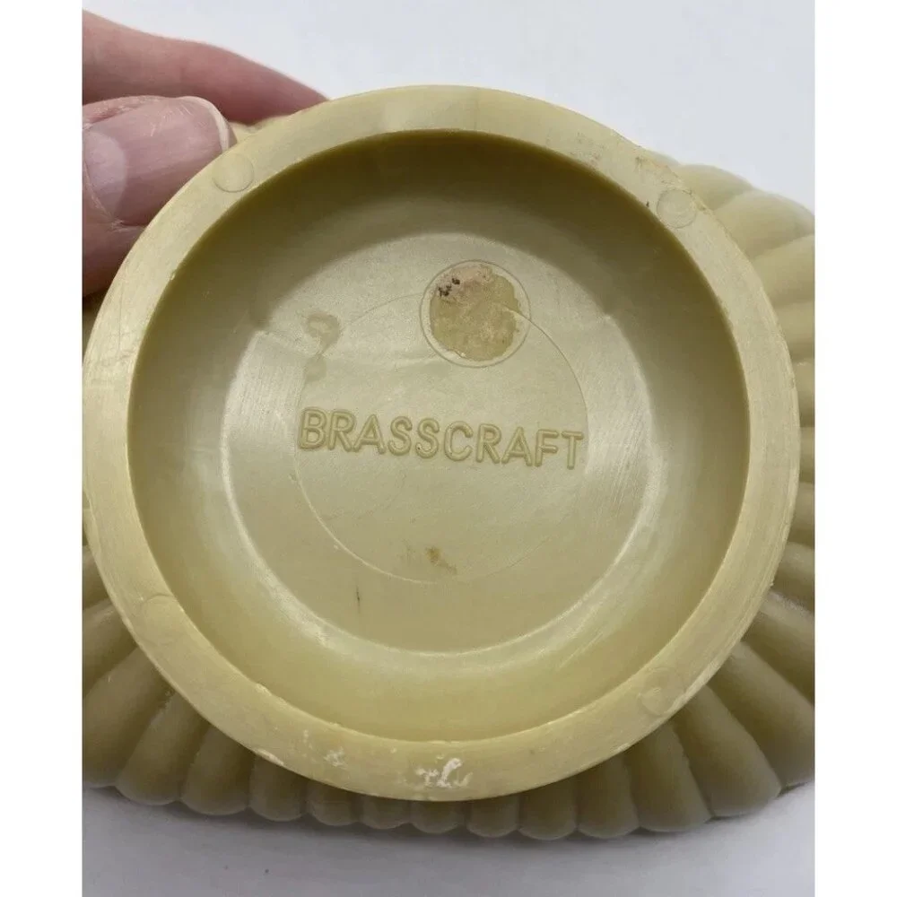 Vintage Plastic Soap Dish Footed Brasscraft Made in USA Tan Beige Retro